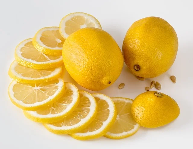 Citron pour détartrer la salle de bain et la douche